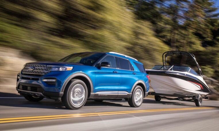 NEW Lease 2021 Ford Explorer at AutoLux Sales and Leasing