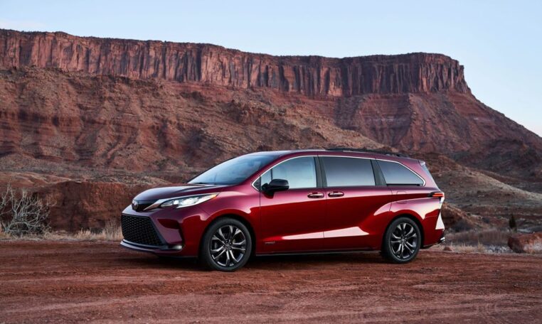 NEW Lease 2021 Toyota Sienna Hybrid at AutoLux Sales and Leasing