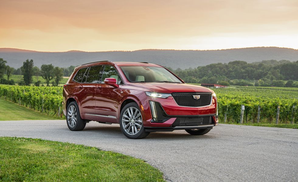 NEW 2021 Cadillac XT6 lease at AutoLux sales and leasing