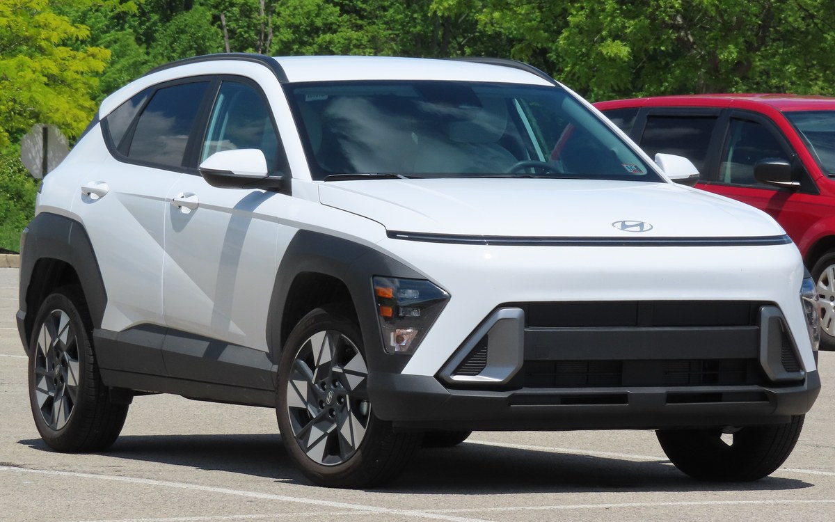 2027 Hyundai Kona SE